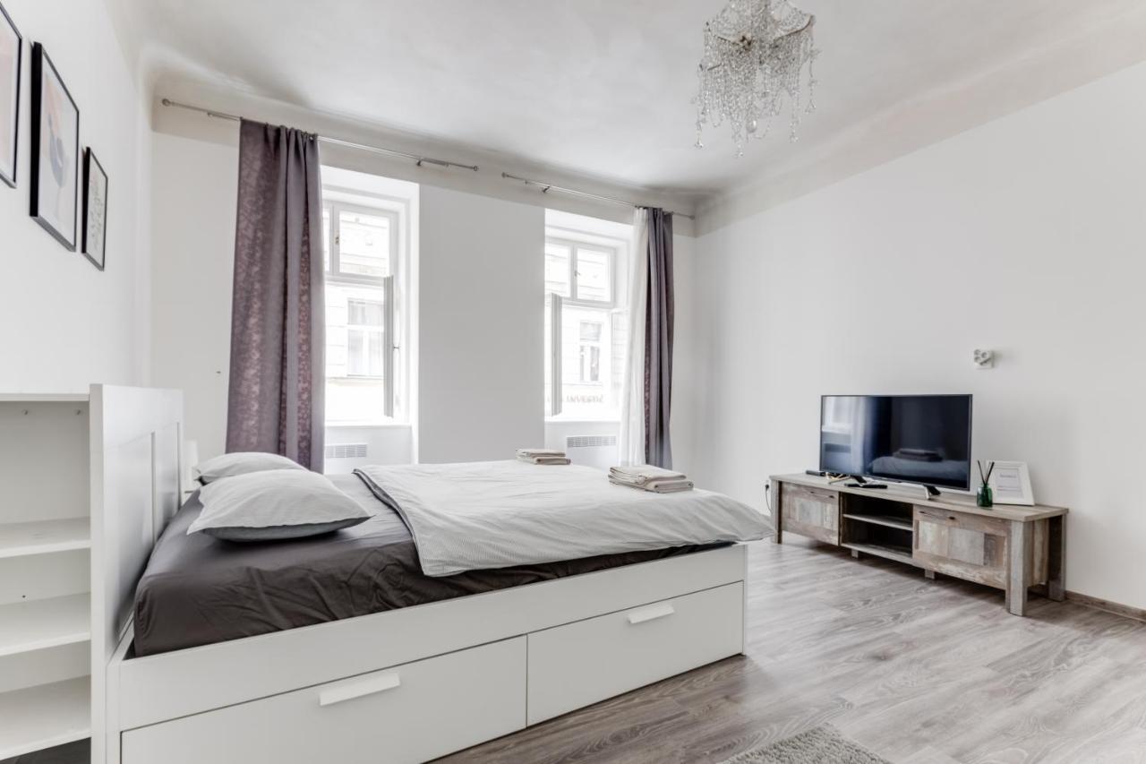 Lovely Apartments Heart Of Prague Exterior photo
