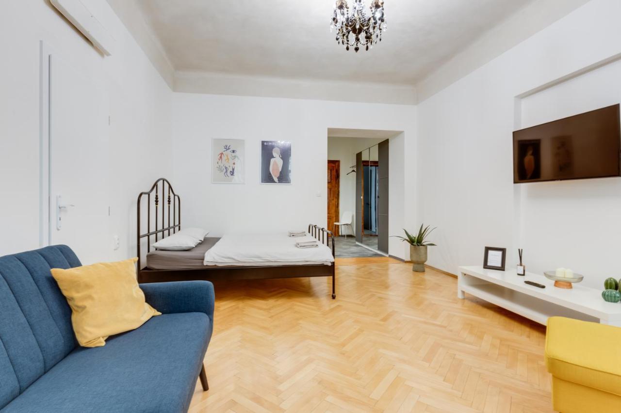 Lovely Apartments Heart Of Prague Exterior photo